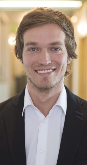 stoelzel_mitarbeiter_ferdinand-aspect-ratio-293x556